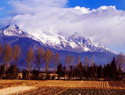 Surrounding mountains near Lijiang